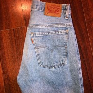 Levi’s wedgie straight jean (only worn once)